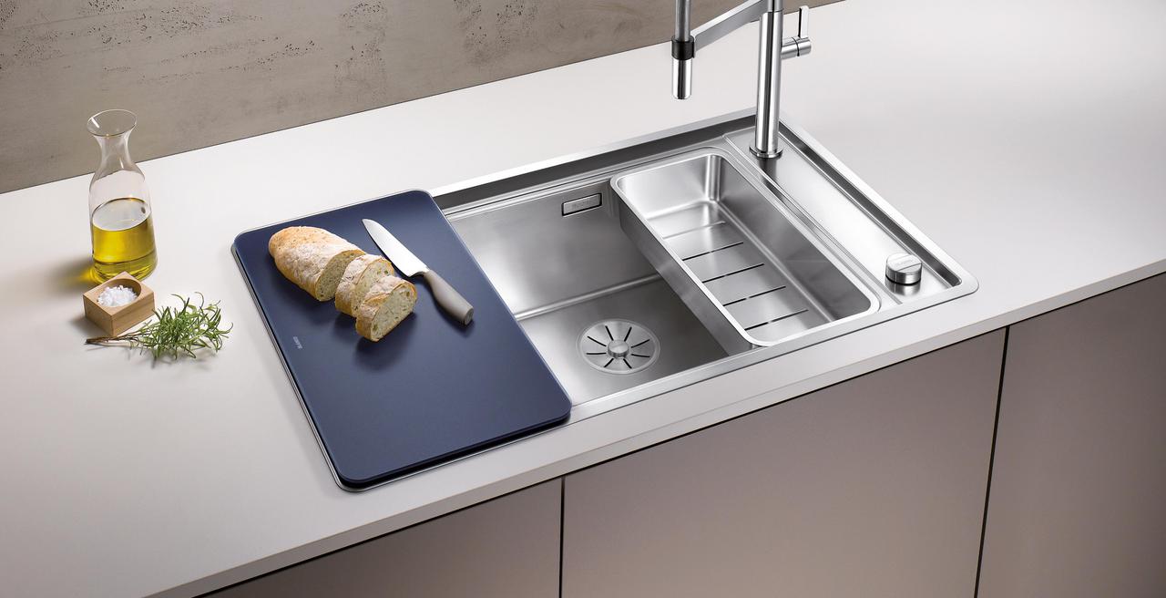 Blanco Andano stainless steel undermounted bowl in a dark worktop